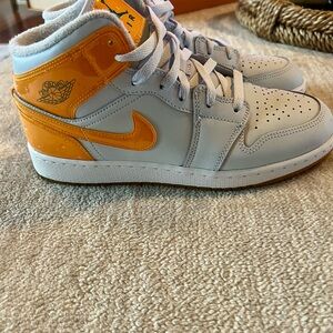 Nike Air Jordan Mid SE Big Kid Shoes
